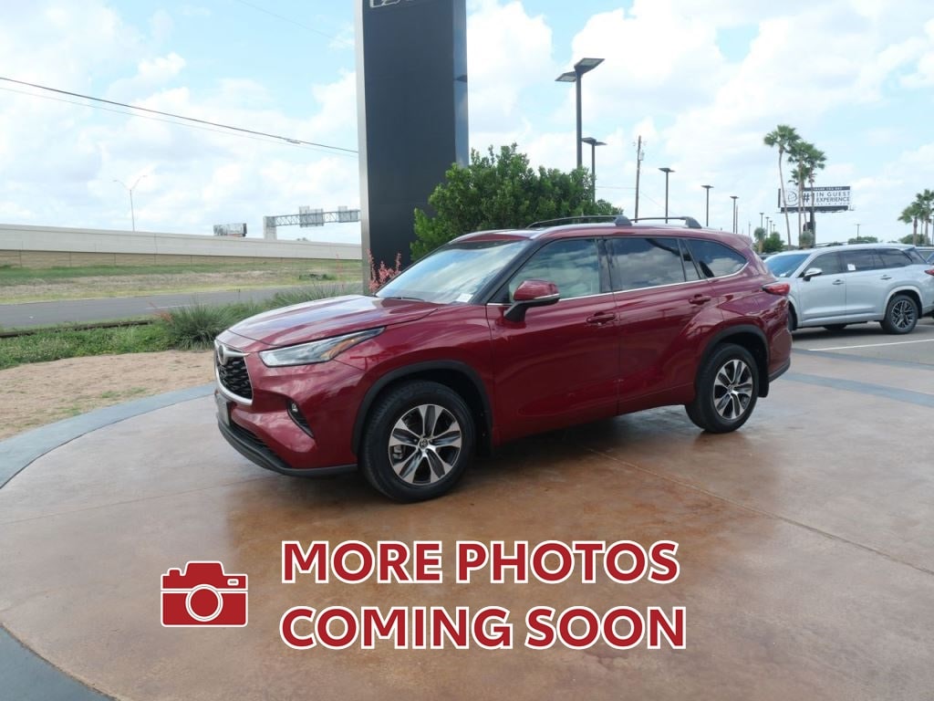 2022 Toyota Highlander XLE's photo