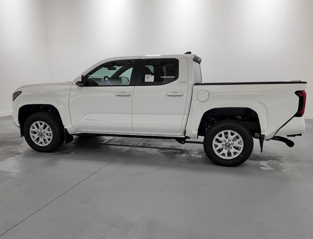 New 2025 Toyota Tacoma SR5 4X4 DOUBLE CAB