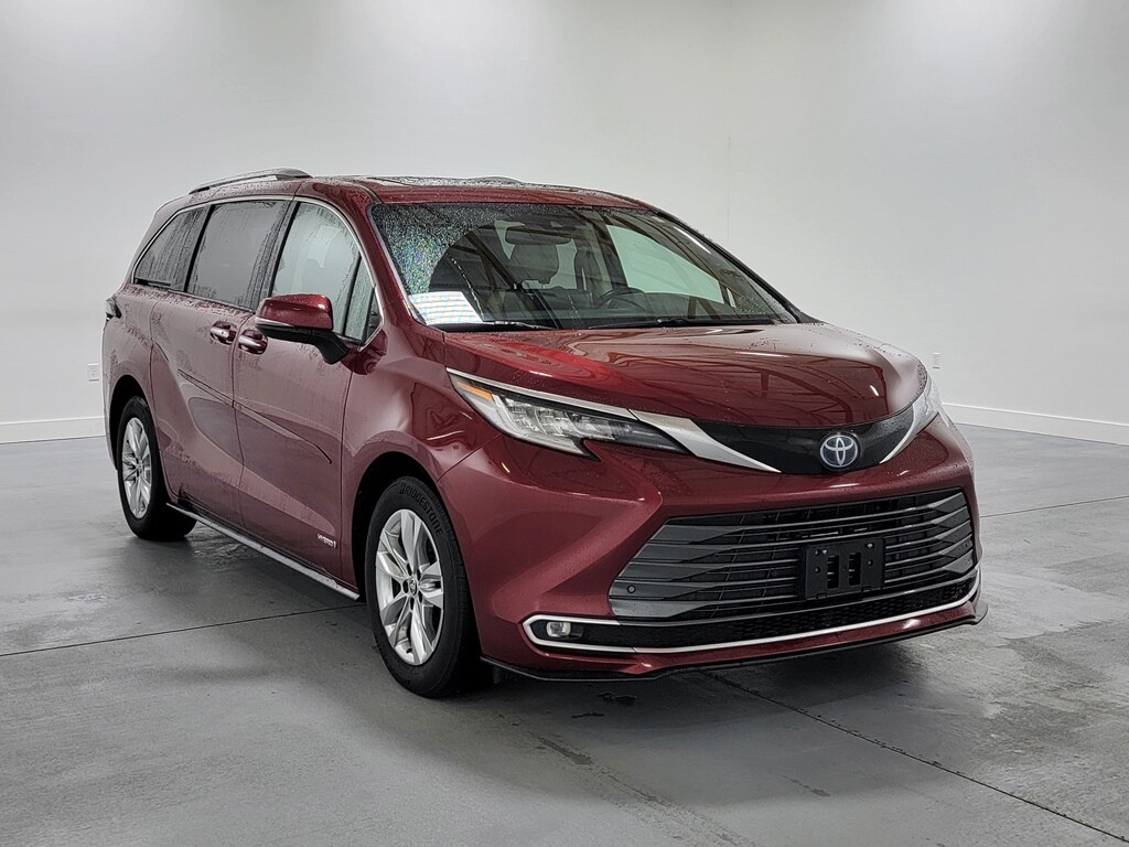 Used 2021 Toyota Sienna Limited Van