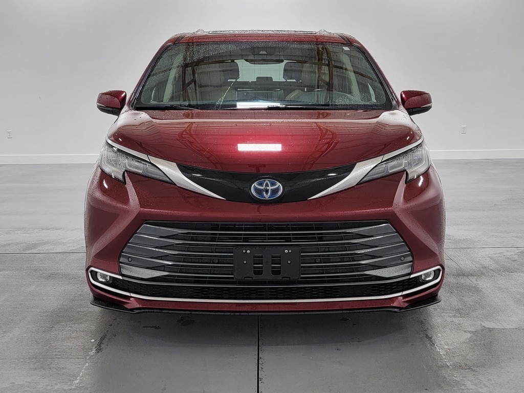 Used 2021 Toyota Sienna Limited Van