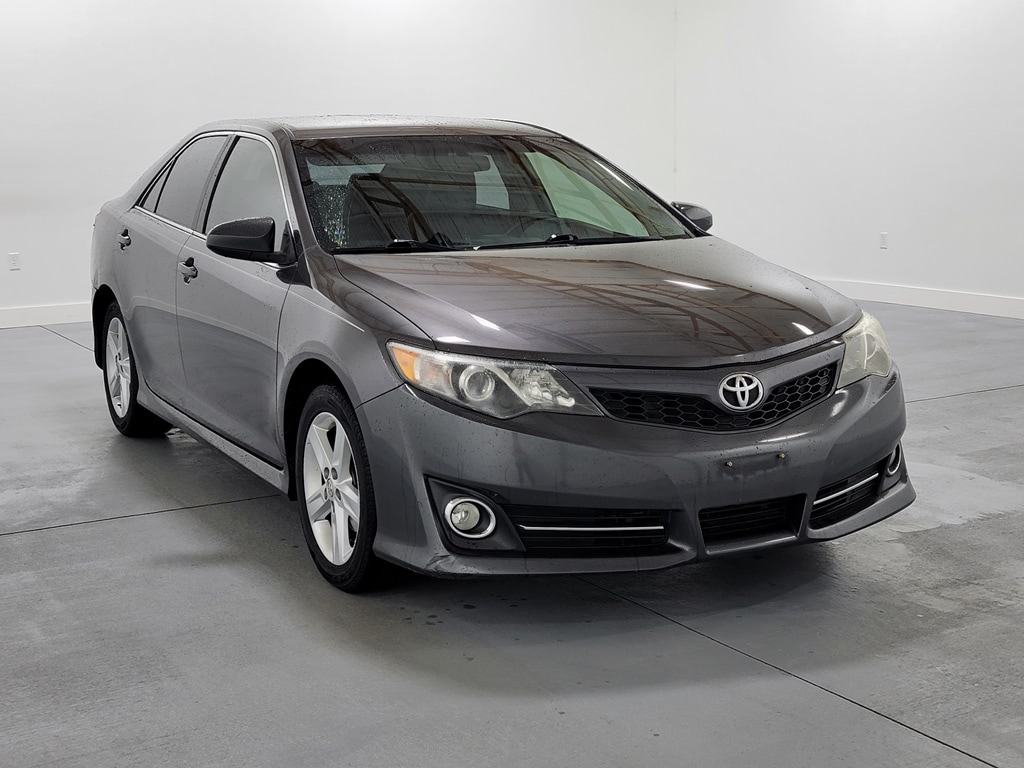 Used 2014 Toyota Camry SE with VIN 4T1BF1FK7EU749587 for sale in Marion, IL