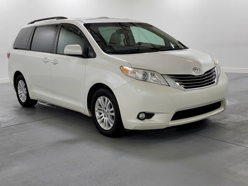 Used 2015 Toyota Sienna XLE Premium Van