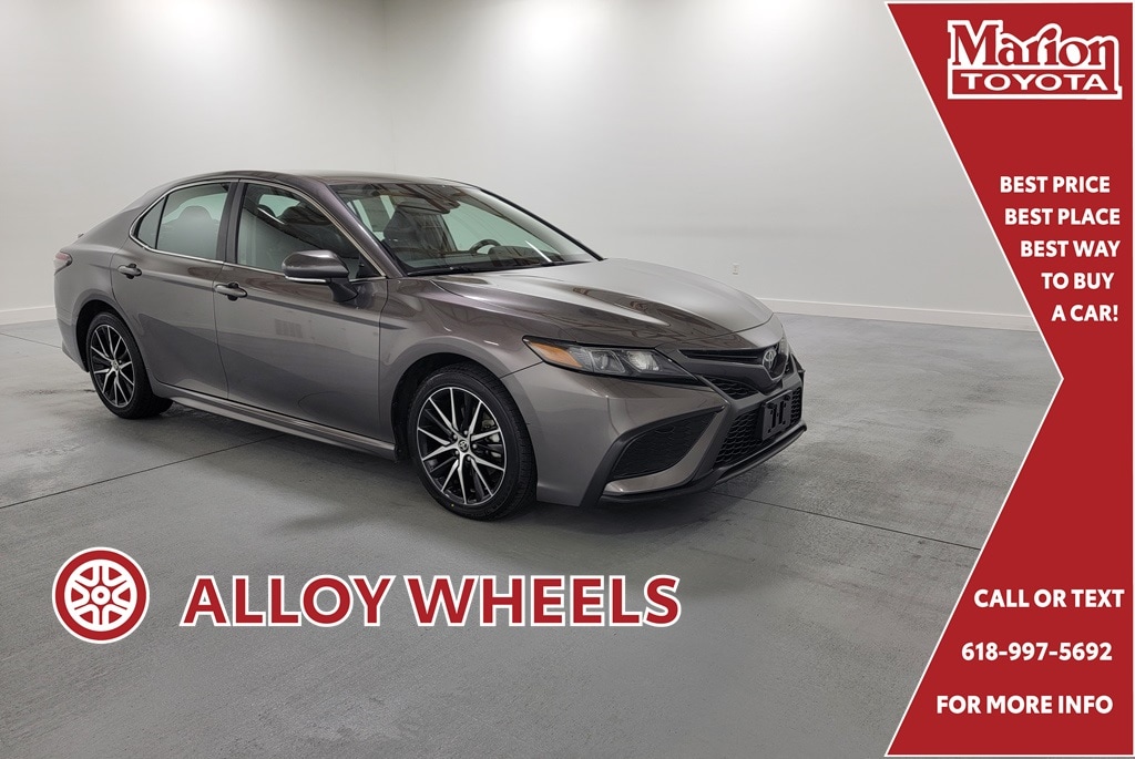 2023 Toyota Camry SE's photo