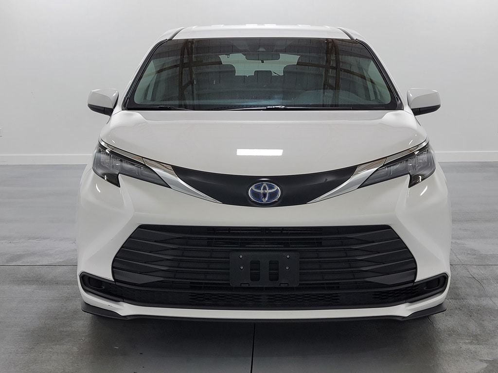 Used 2024 Toyota Sienna LE 8 Passenger Van Passenger Van