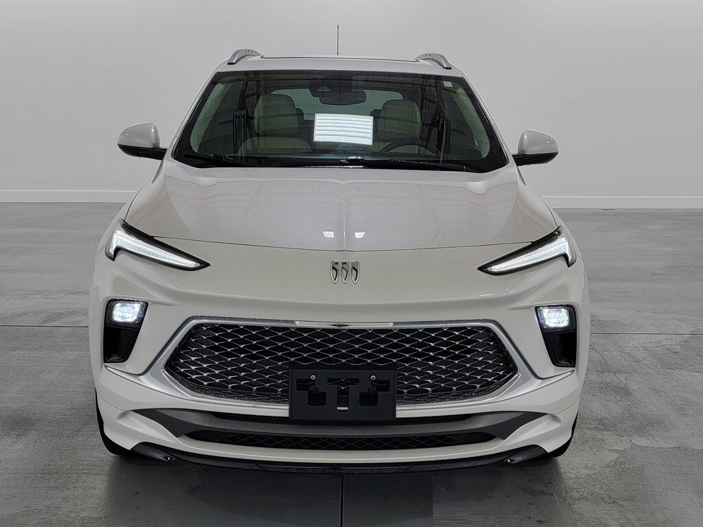 2024 Buick Encore GX Avenir photo 2