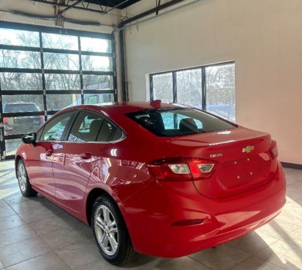 Used 2017 Chevrolet Cruze LT Sedan