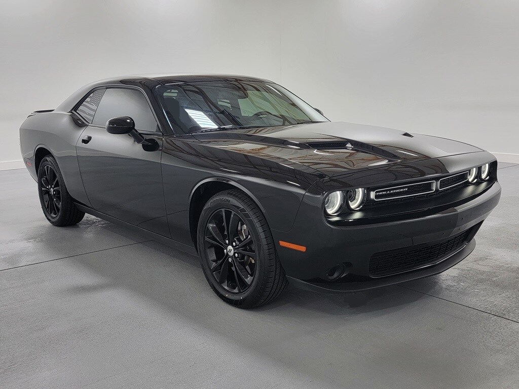 2021 Dodge Challenger SXT photo 2