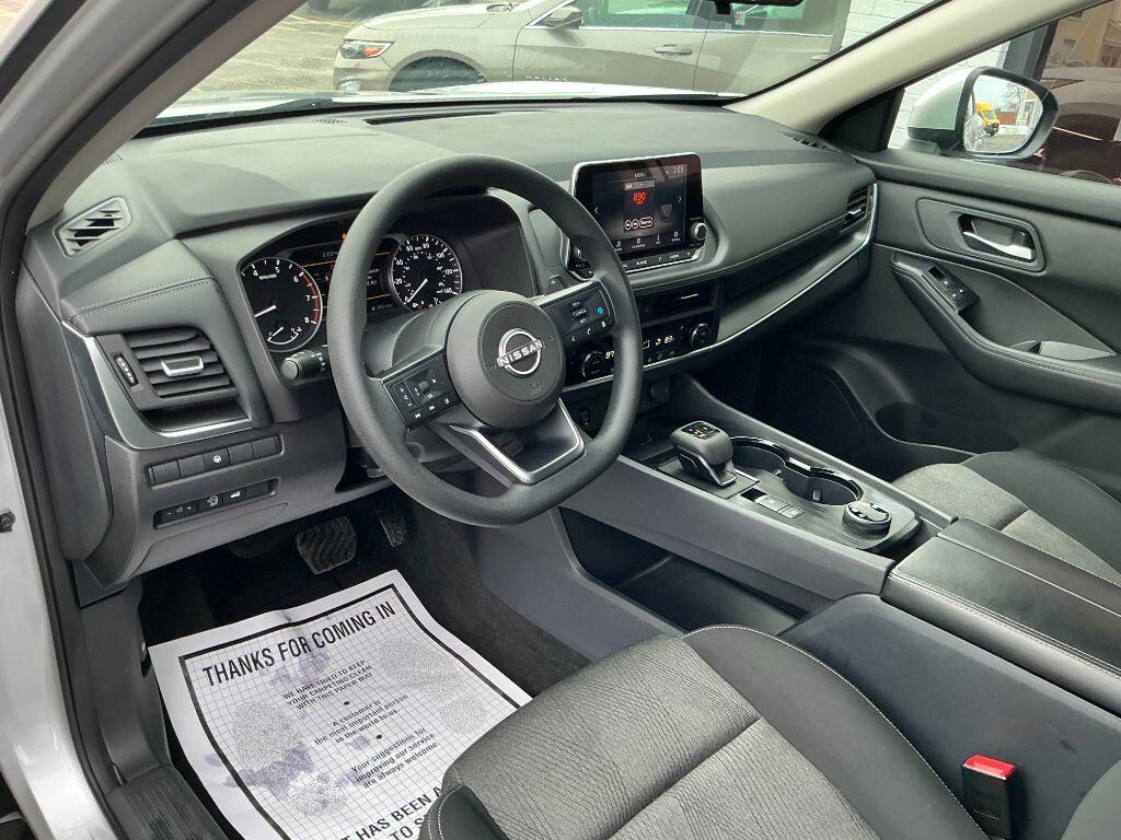 Used 2024 Nissan Rogue SV SUV