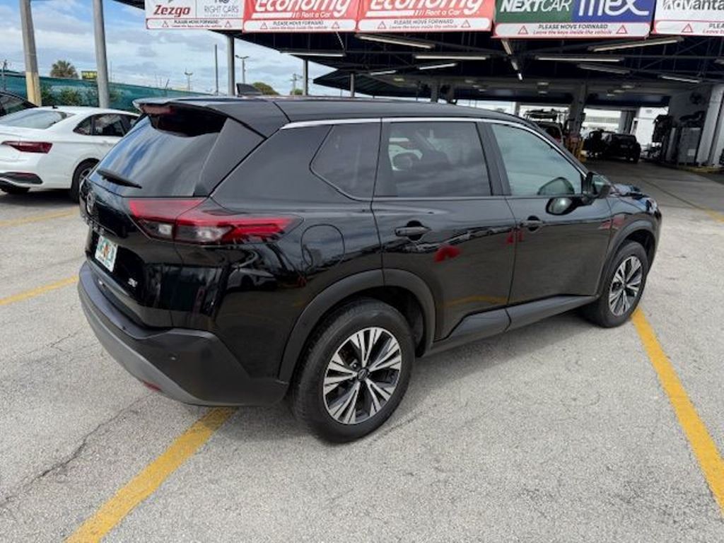 2023 Nissan Rogue SV photo 3