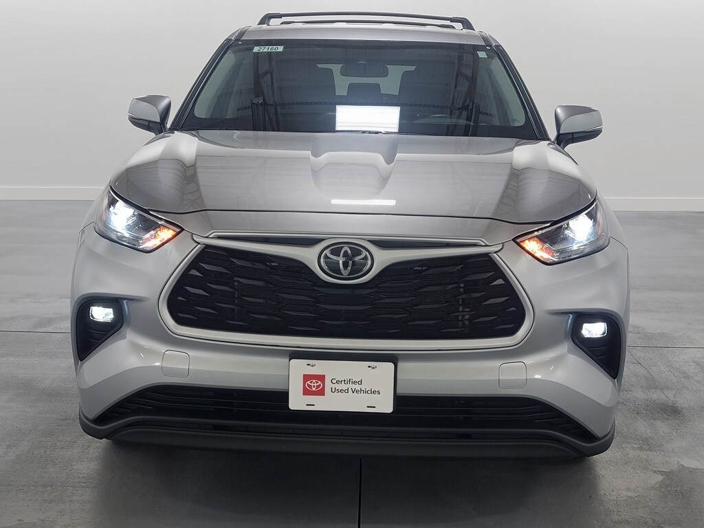 2024 Toyota Highlander LE photo 3