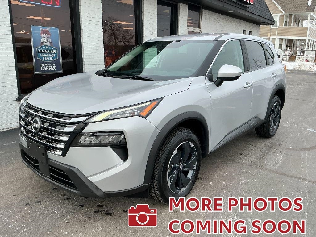 2024 Nissan Rogue SV's photo