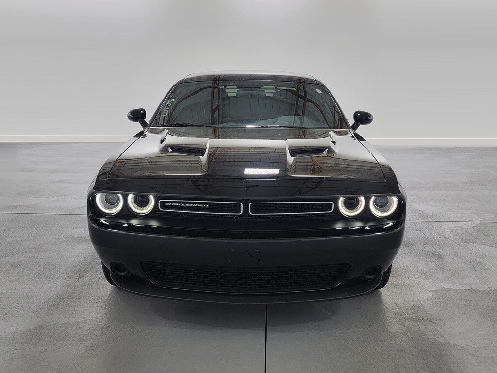 2021 Dodge Challenger SXT photo 3