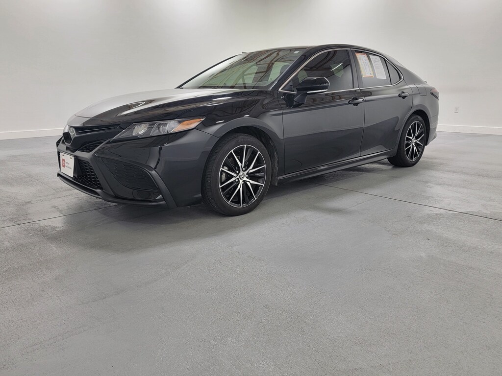 2023 Toyota Camry SE photo 4
