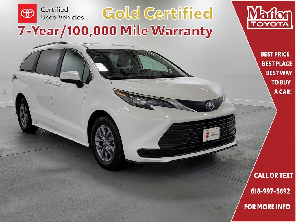 2024 Toyota Sienna LE's photo