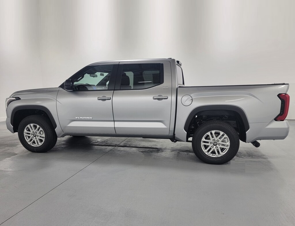 New 2026 Toyota Tundra SR5 SR5 CREWMAX 5.5