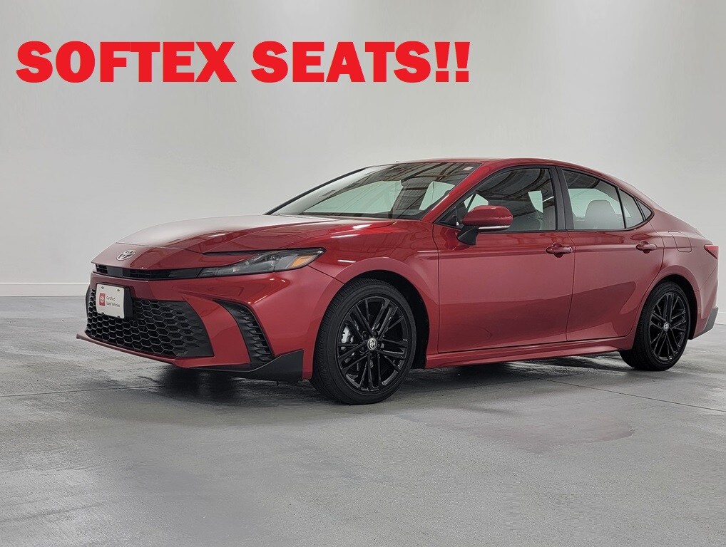 2025 Toyota Camry SE photo 4