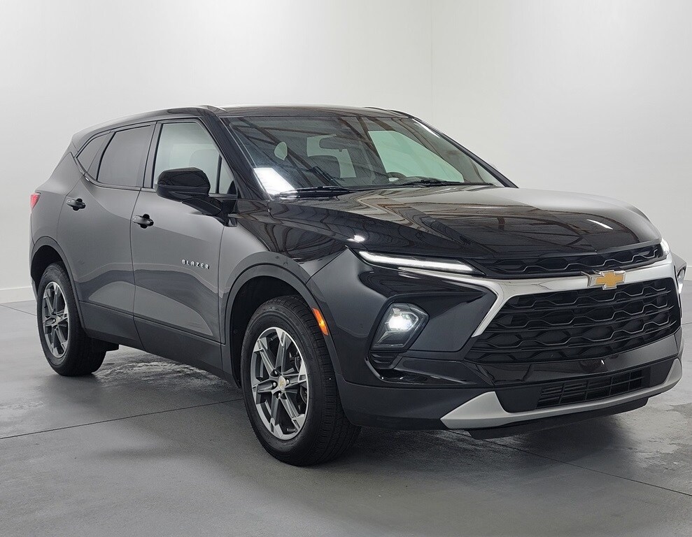 2023 Chevrolet Blazer 2LT photo 2