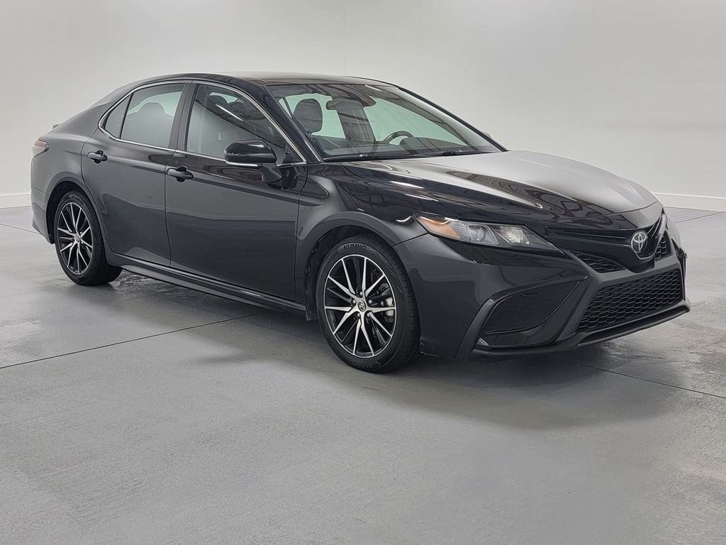Used 2023 Toyota Camry SE Sedan