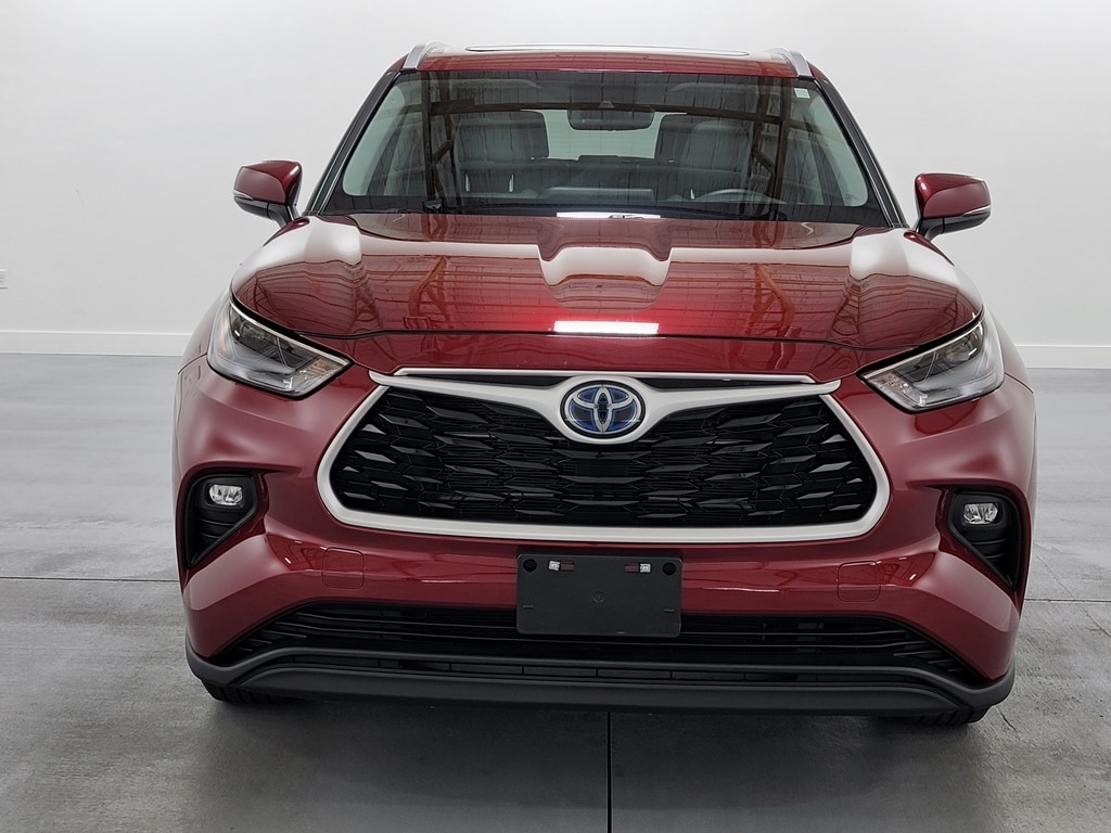 Used 2023 Toyota Highlander Hybrid XLE SUV