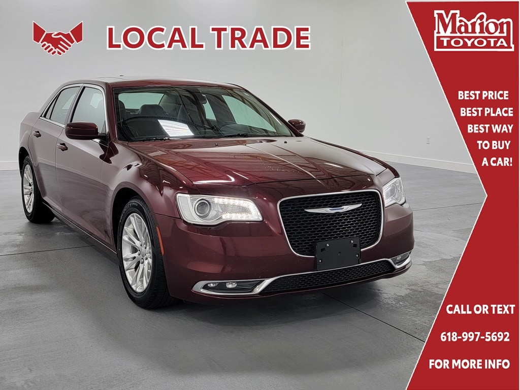 2017 Chrysler 300 Limited's photo