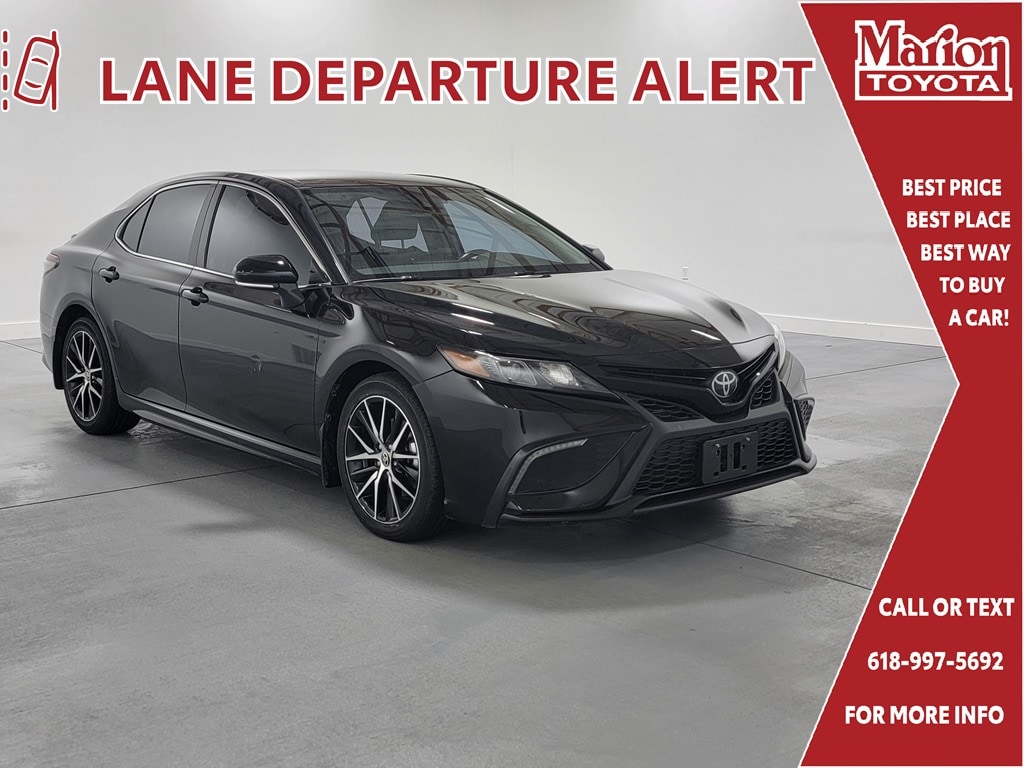 2023 Toyota Camry SE's photo