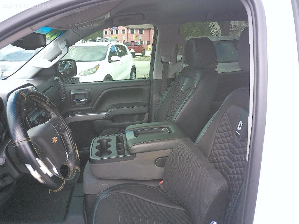 2018 Chevrolet Silverado 1500 LT photo 3
