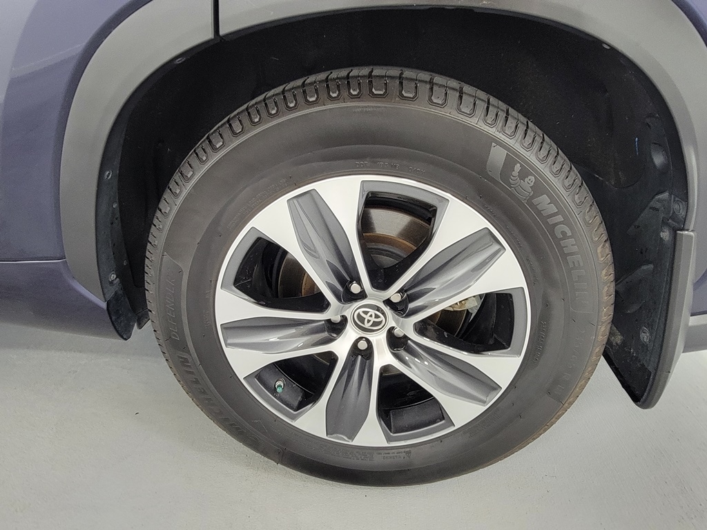 2023 Toyota Highlander L - Photo 10