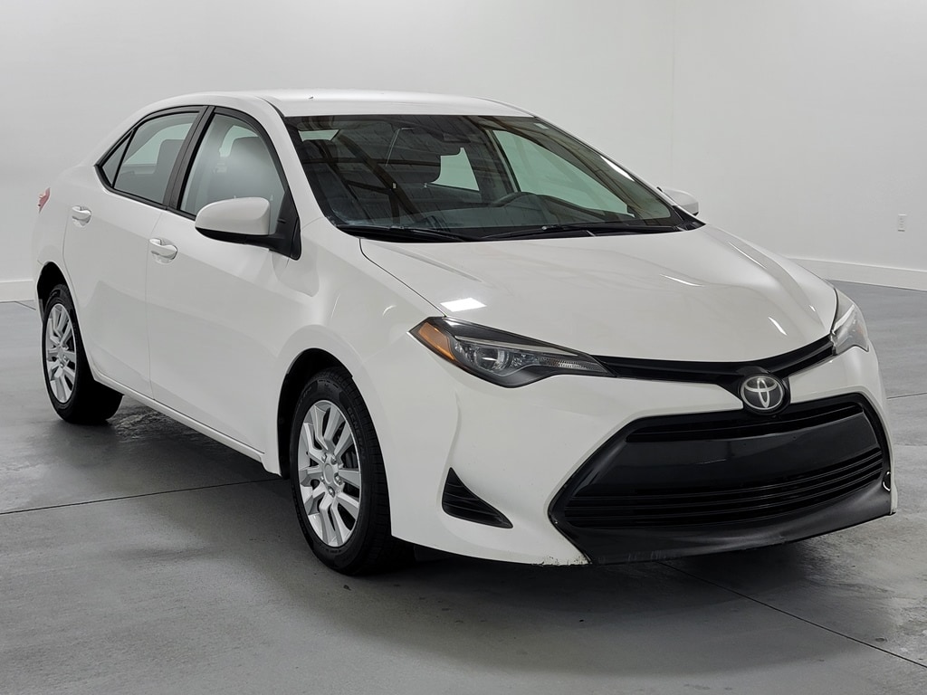 Used 2019 Toyota Corolla LE with VIN 2T1BURHE2KC207113 for sale in Marion, IL