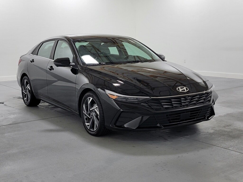 Used 2024 Hyundai Elantra Limited Sedan