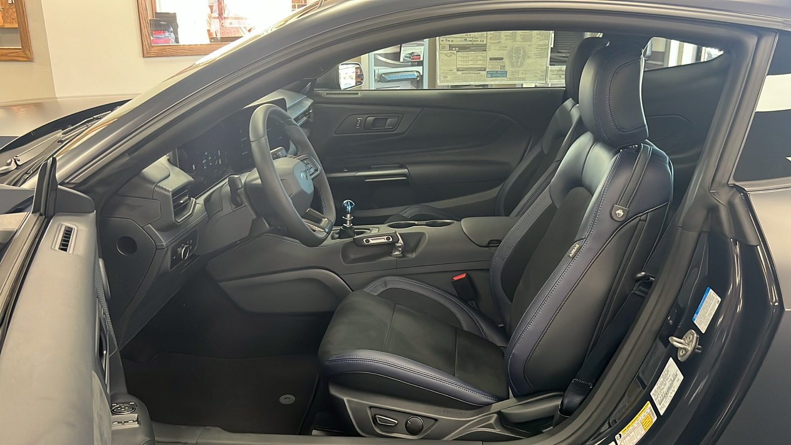 2025 Ford Mustang Dark Horse - Photo 25