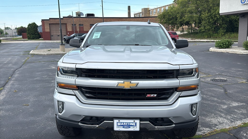 Used 2017 Chevrolet Silverado 1500 LT Pickup
