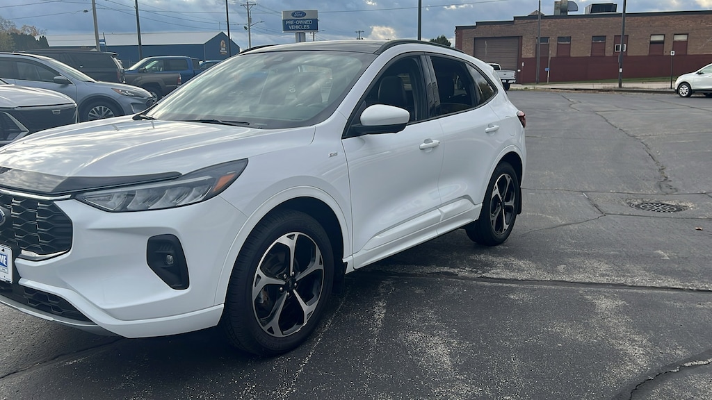 Used 2023 Ford Escape ST-Line Select SUV