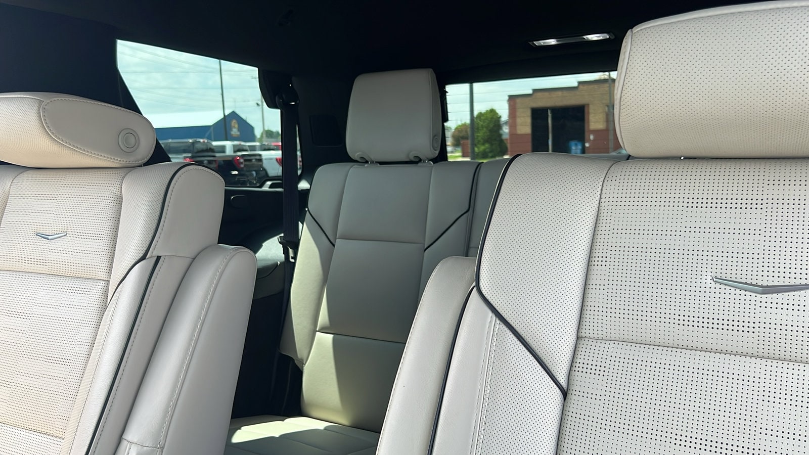 2024 Cadillac Escalade Sport - Photo 37