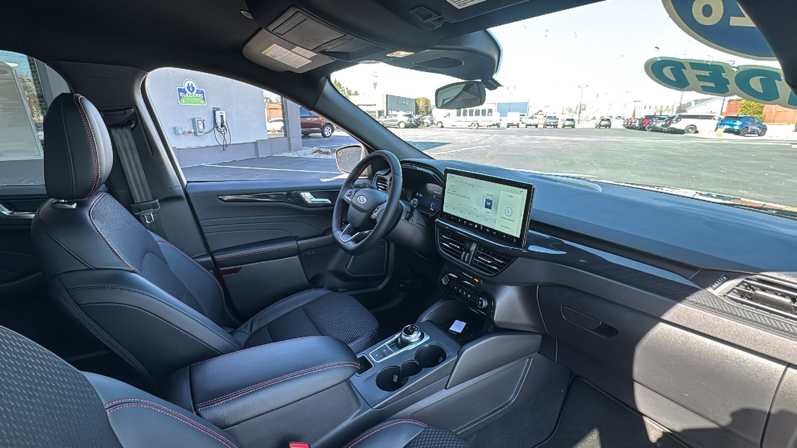 2026 Ford Escape Hybrid ST-Line Select - Photo 18