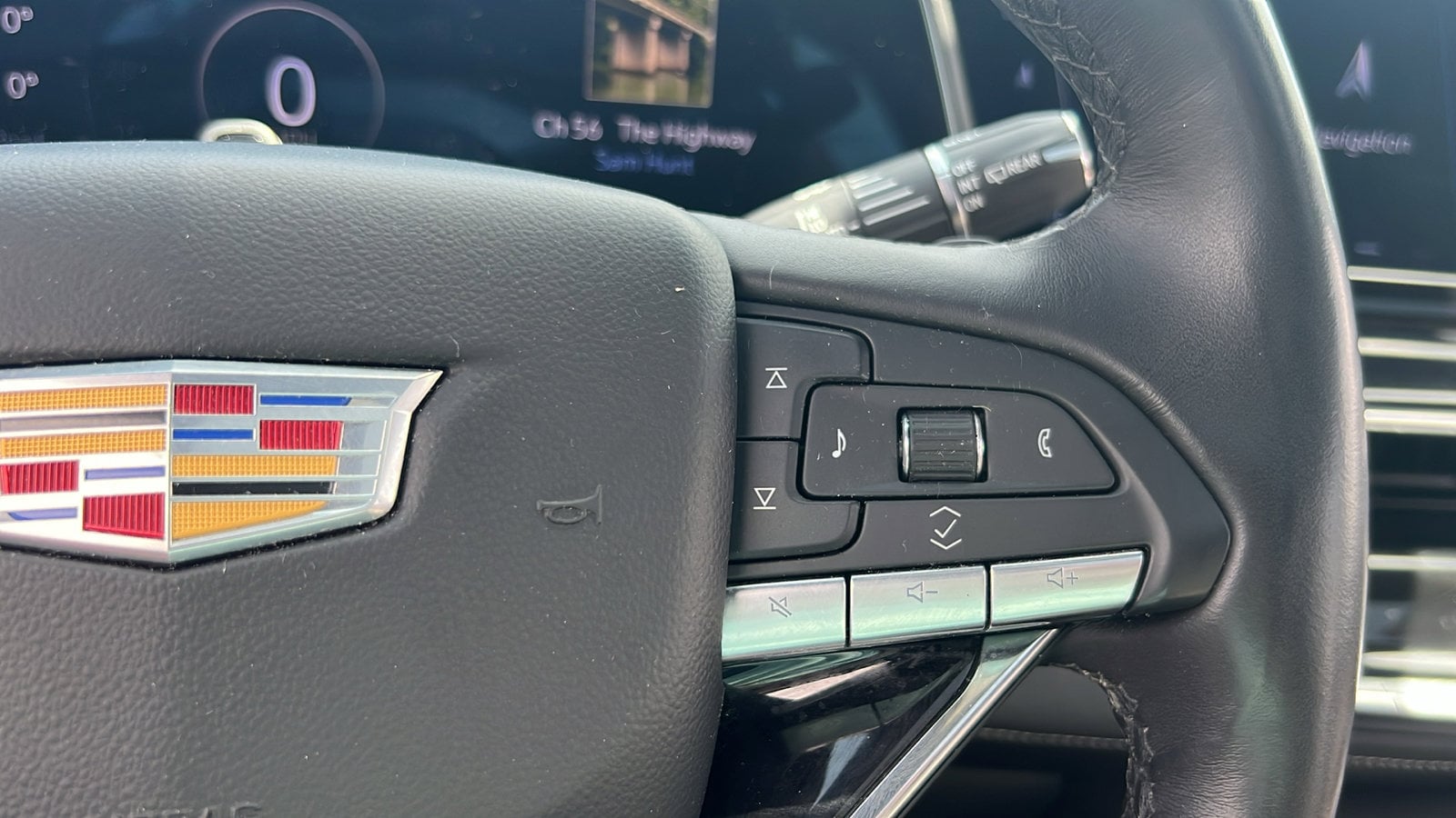 2024 Cadillac Escalade Sport - Photo 18