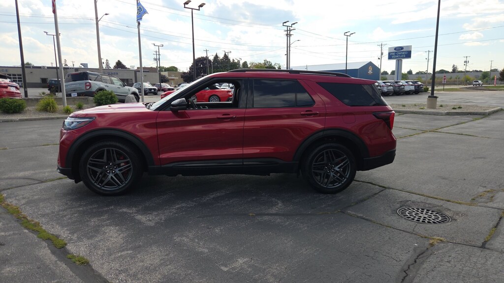 Used 2025 Ford Explorer ST SUV