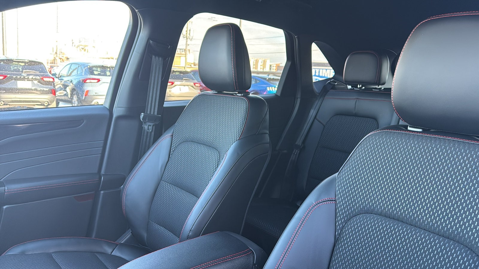 2026 Ford Escape ST-Line - Photo 12