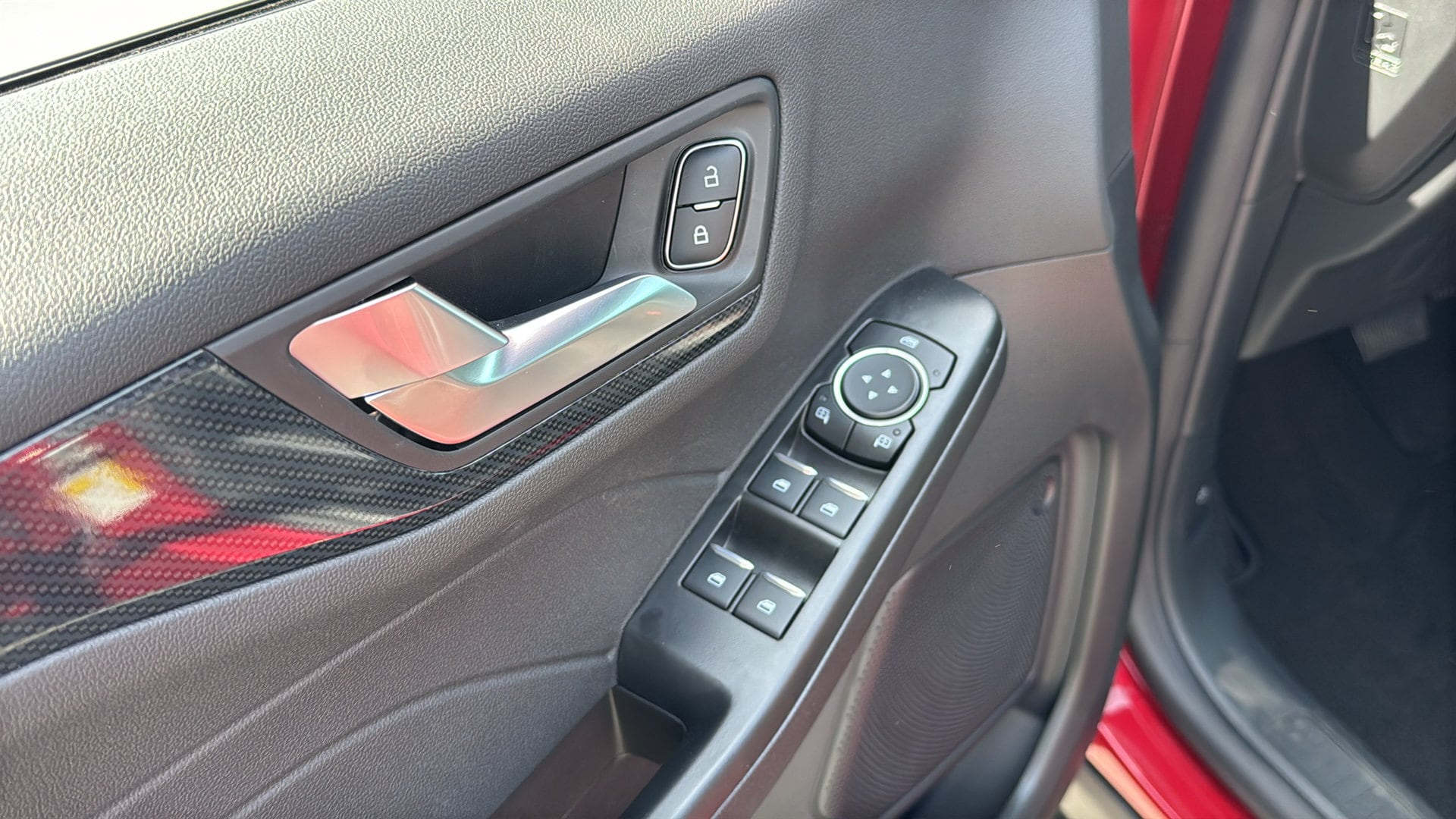 2026 Ford Escape ST-Line - Photo 16
