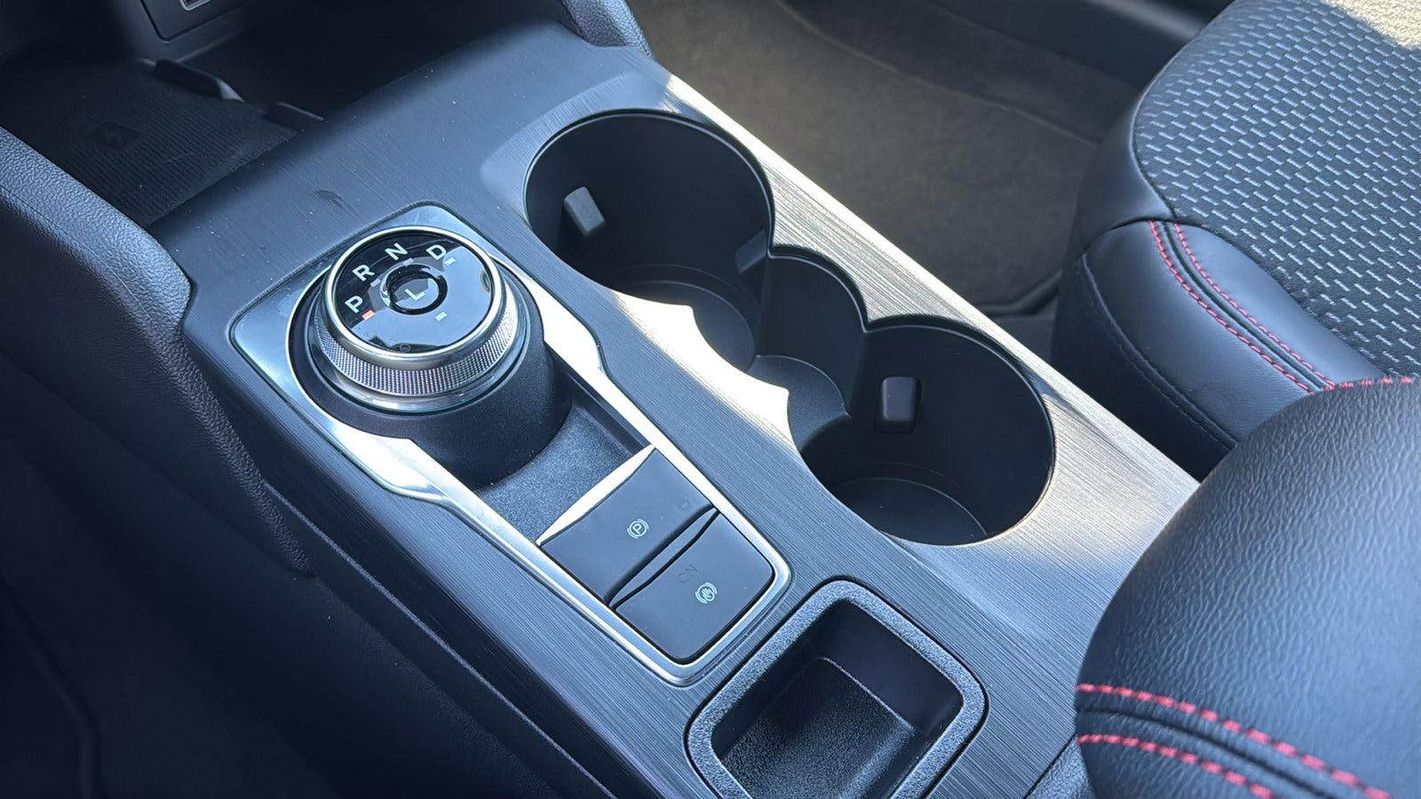 2026 Ford Escape Hybrid ST-Line Select - Photo 32