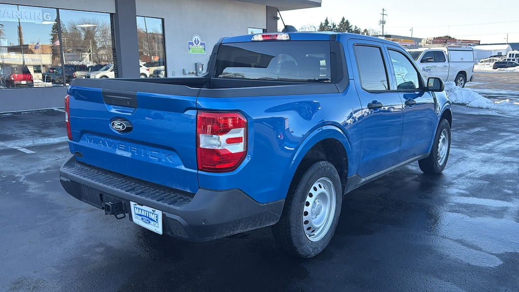 New 2025 Ford Maverick XL Truck SuperCrew