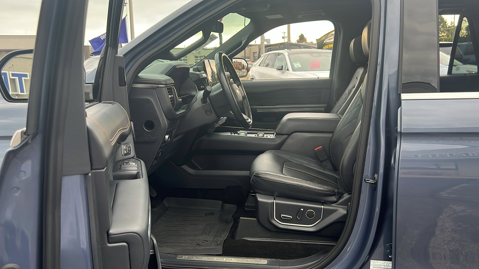 2022 Ford Expedition Platinum - Photo 11