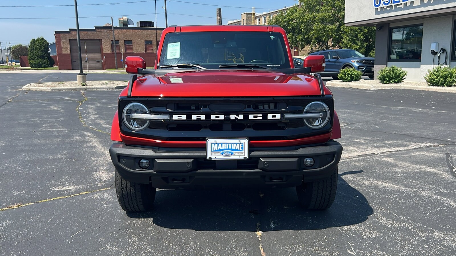 2022 Ford Bronco Outer Banks photo 2