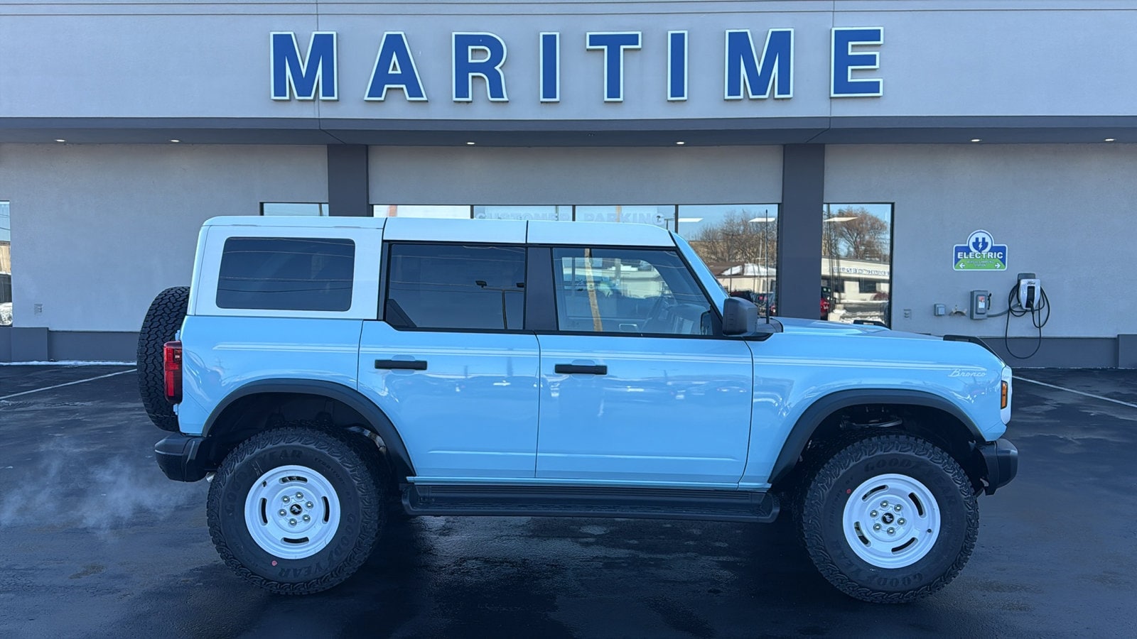 2025 Ford Bronco 4-Door Heritage Editon's photo