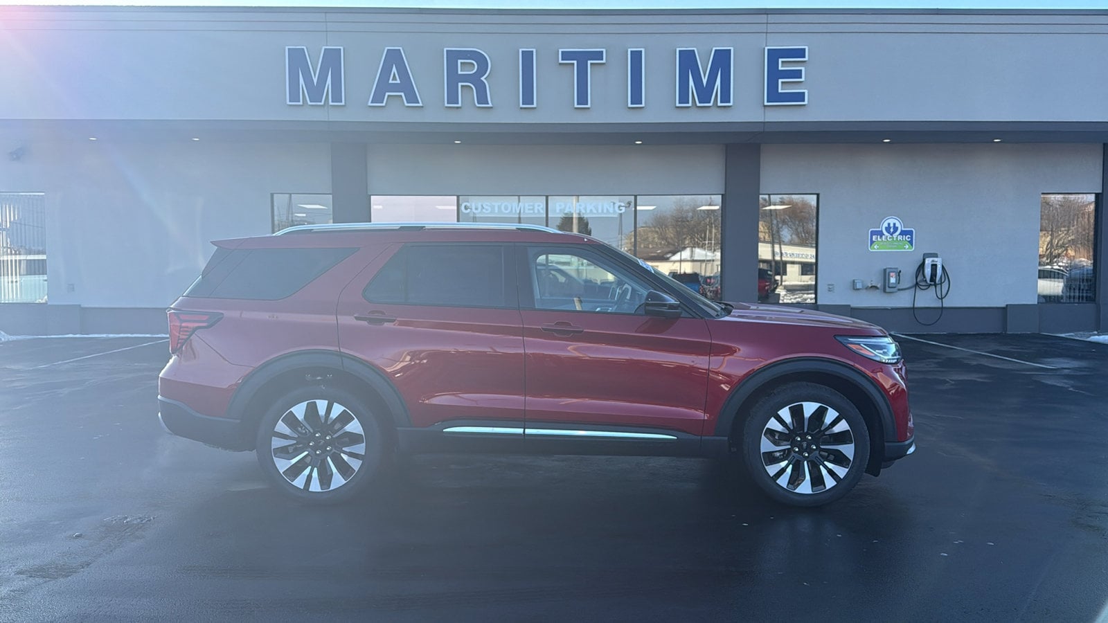 2026 Ford Explorer Platinum's photo