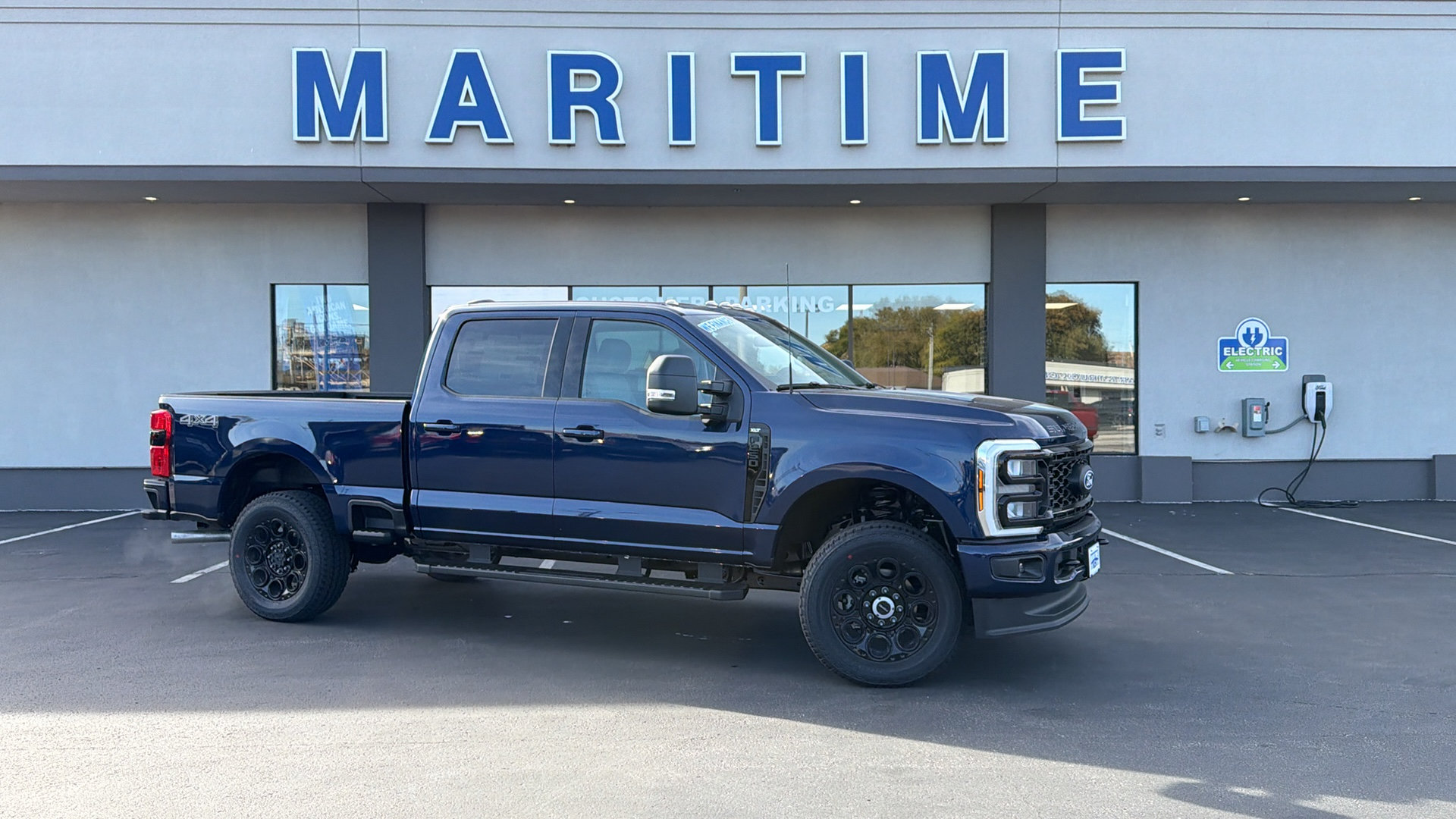 2027 Ford F-250 XLT 4WD Crew Cab 6.75 Box Truck Crew Cab