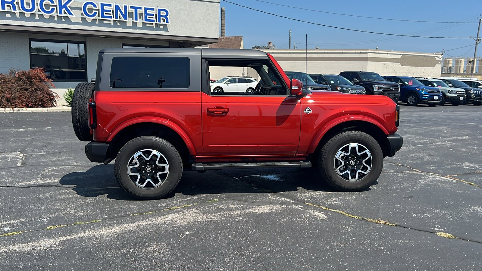 2022 Ford Bronco Outer Banks photo 4