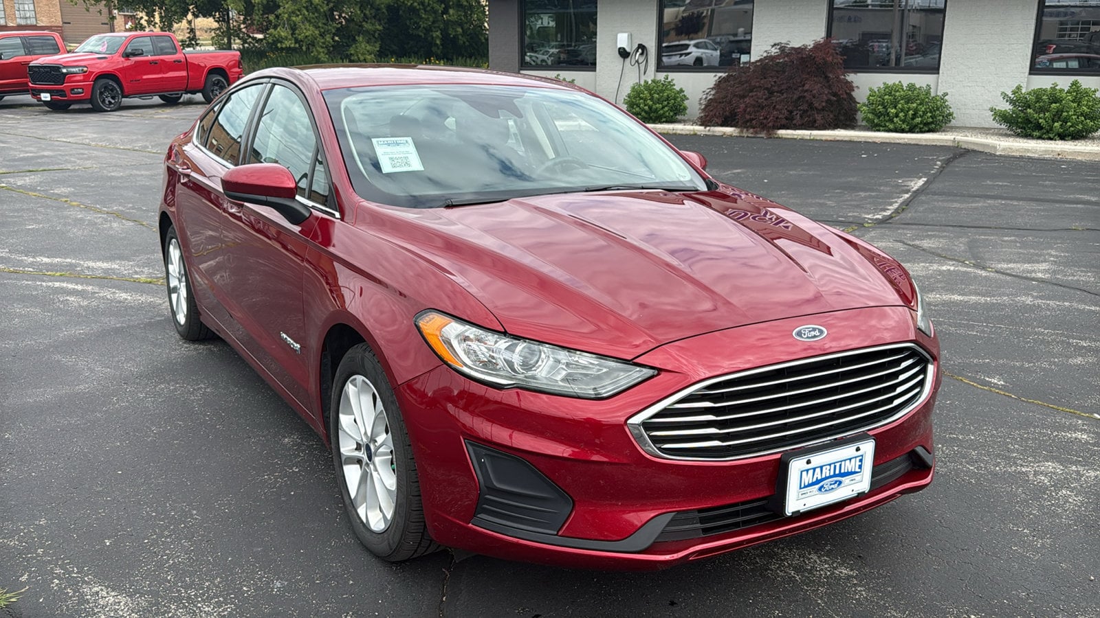 Used 2019 Ford Fusion Hybrid SE with VIN 3FA6P0LU4KR242416 for sale in Manitowoc, WI