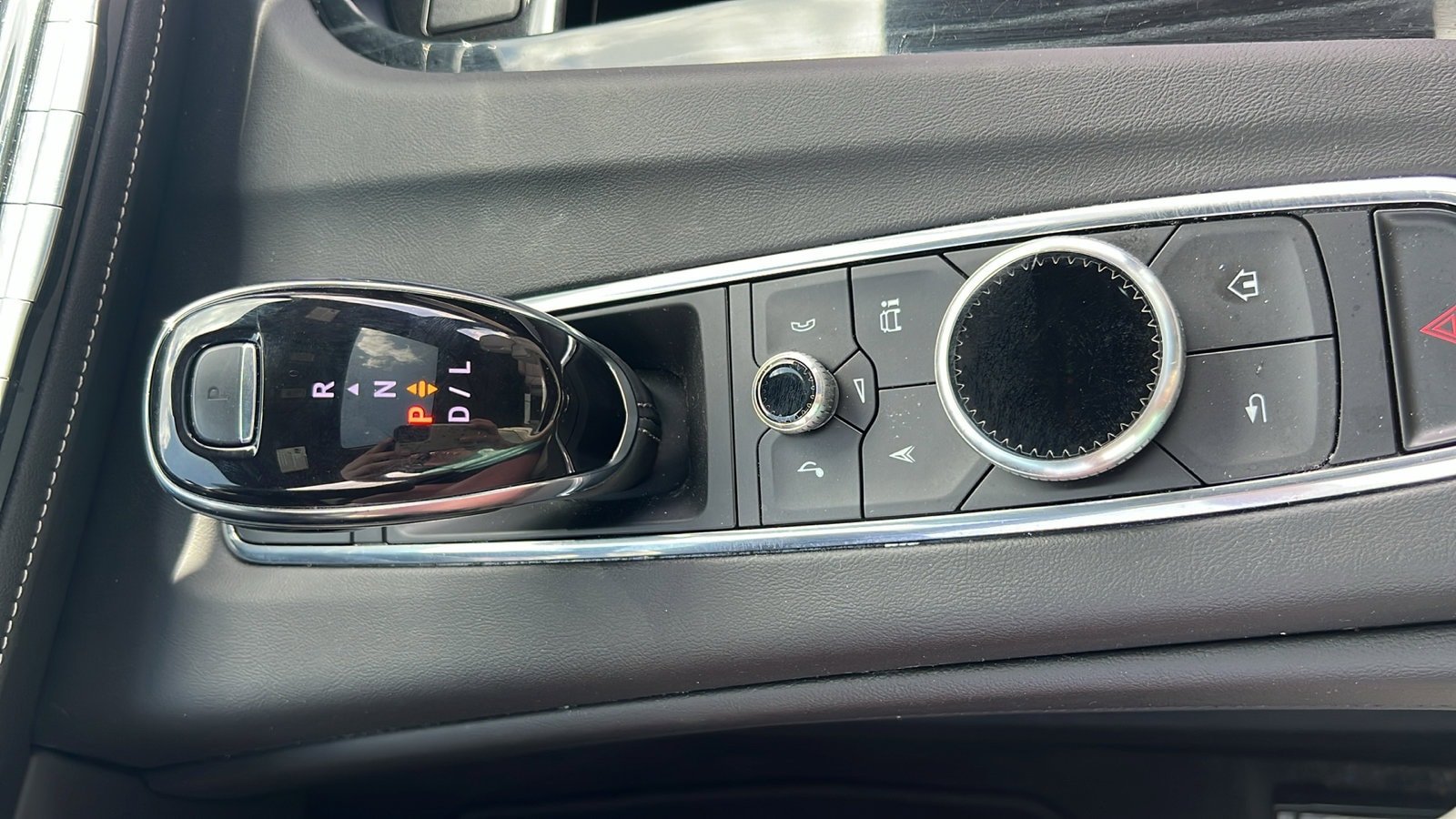 2024 Cadillac Escalade Sport - Photo 30
