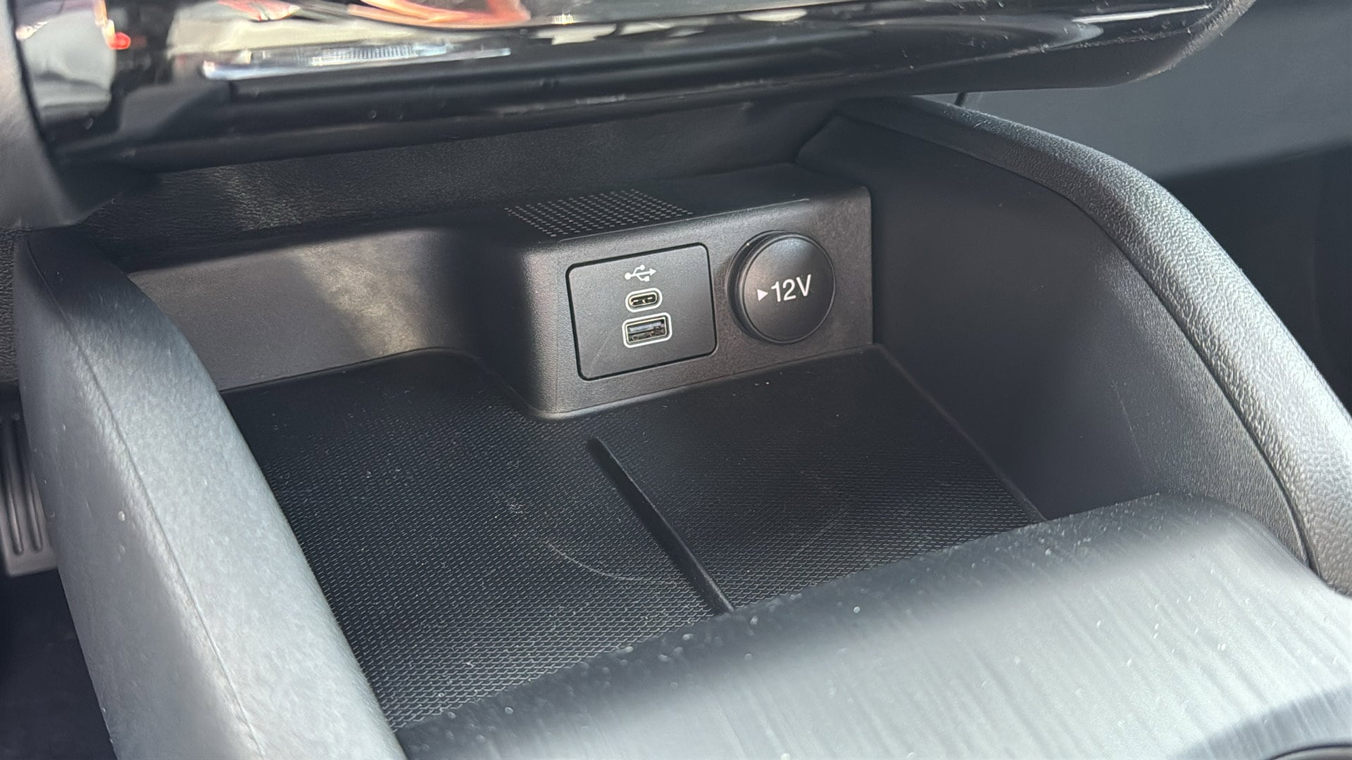 2026 Ford Escape ST-Line - Photo 26