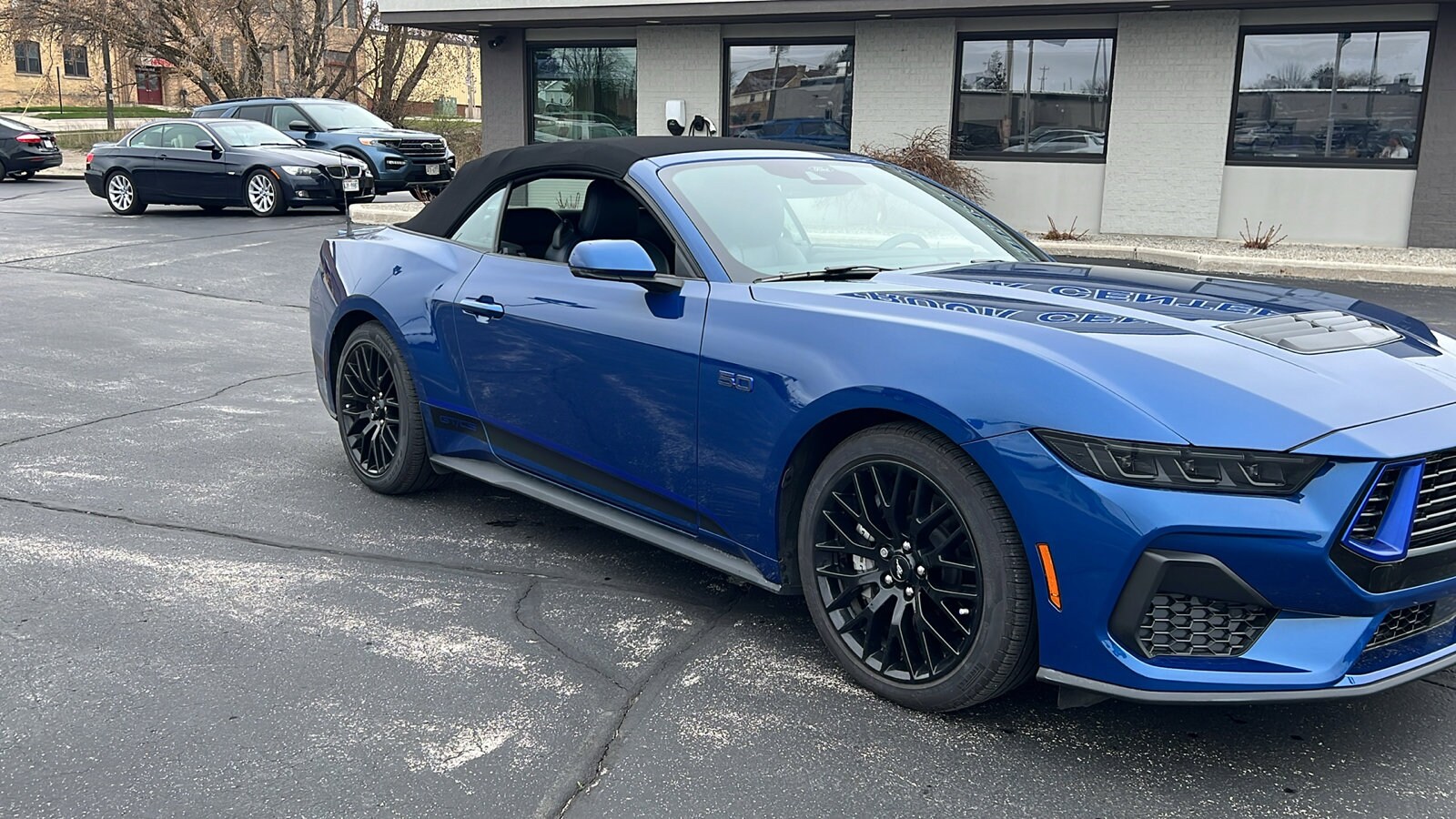 2024 Ford Mustang GT Premium Convertible photo 3